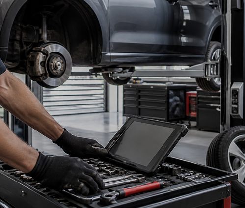 Autoelektrik & Batterie in einer KFZ-Werkstatt